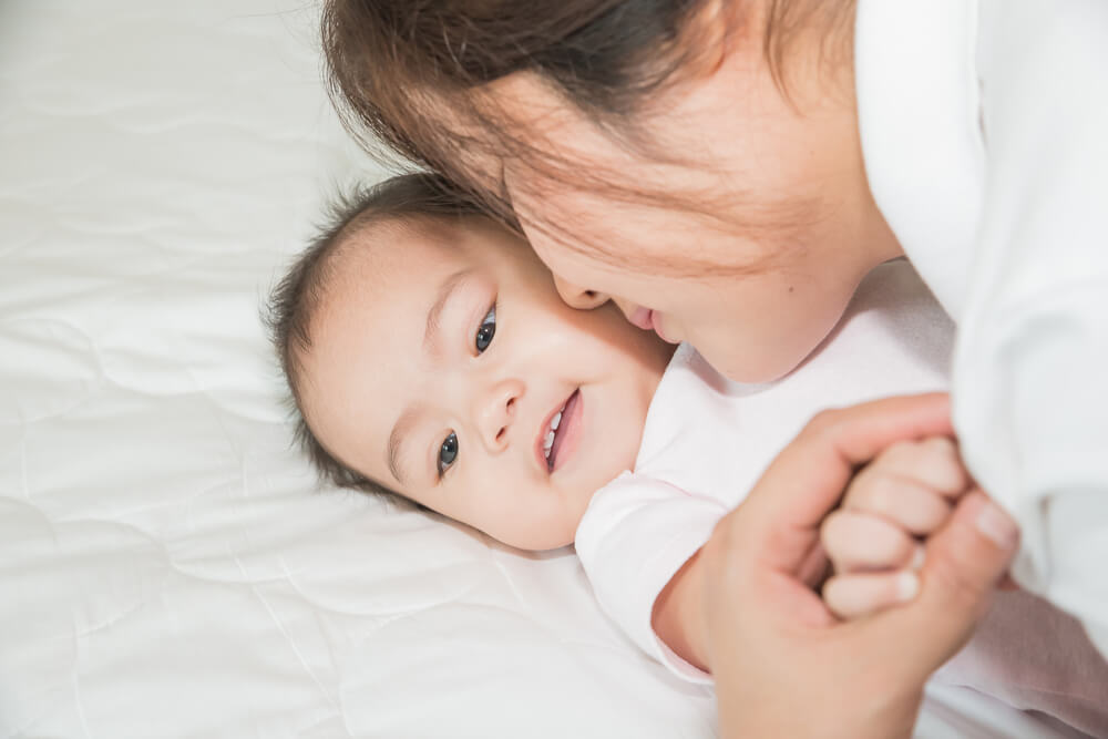 Jaga Kulit Bayi Sensitif Tetap Lembab, Yuk Lakukan ini di Rumah